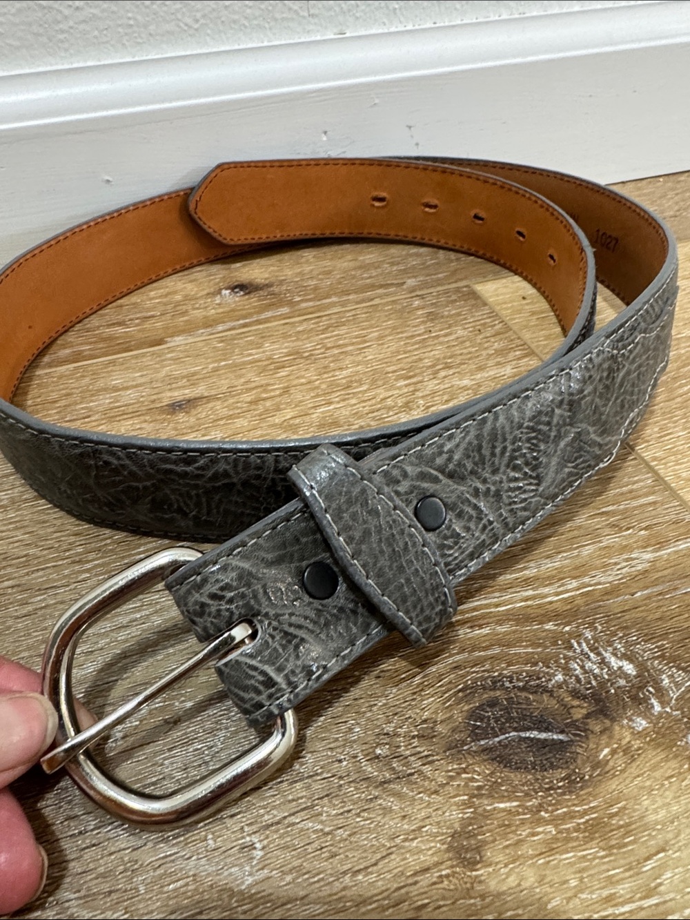 3-D belt Classic Men's Gray Leather Belt - Casual Silver Buckle